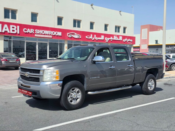 Chevrolet  Silverado  2500 HD  2009  Automatic  145,000 Km  8 Cylinder  Four Wheel Drive (4WD)  Pick Up  Silver