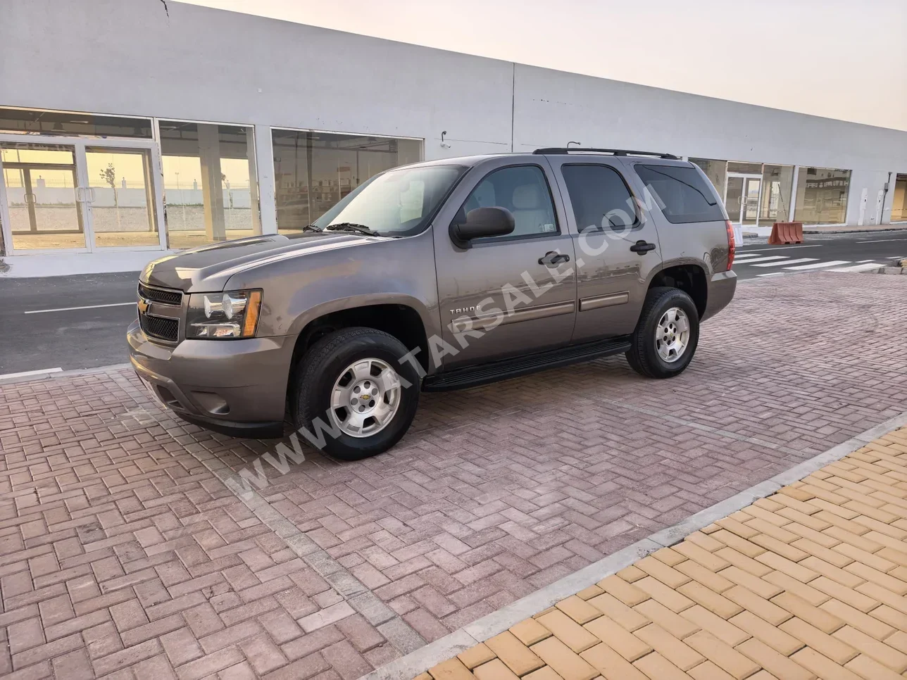 Chevrolet Tahoe LS 2013 Automatic 289,000 Km 8 Cylinder Four Wheel Drive (4WD) SUV Brown