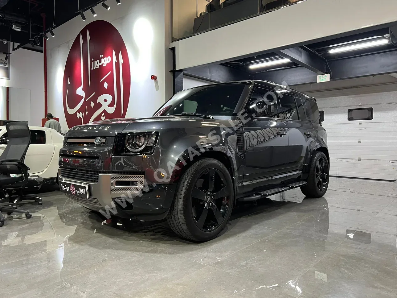 Land Rover Defender 110 HSE 2025 Automatic 34,000 Km 6 Cylinder Four Wheel Drive (4WD) SUV Carpathian grey With Warranty