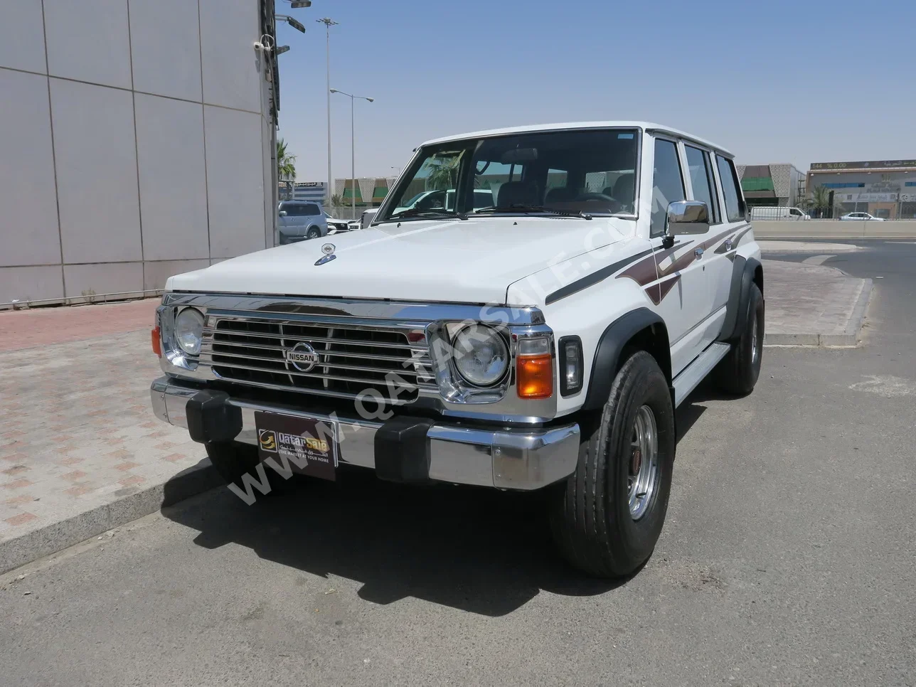 نيسان  باترول  1997  عادي  32,000 كم  6 سلندر  دفع رباعي  اس يو في  أبيض