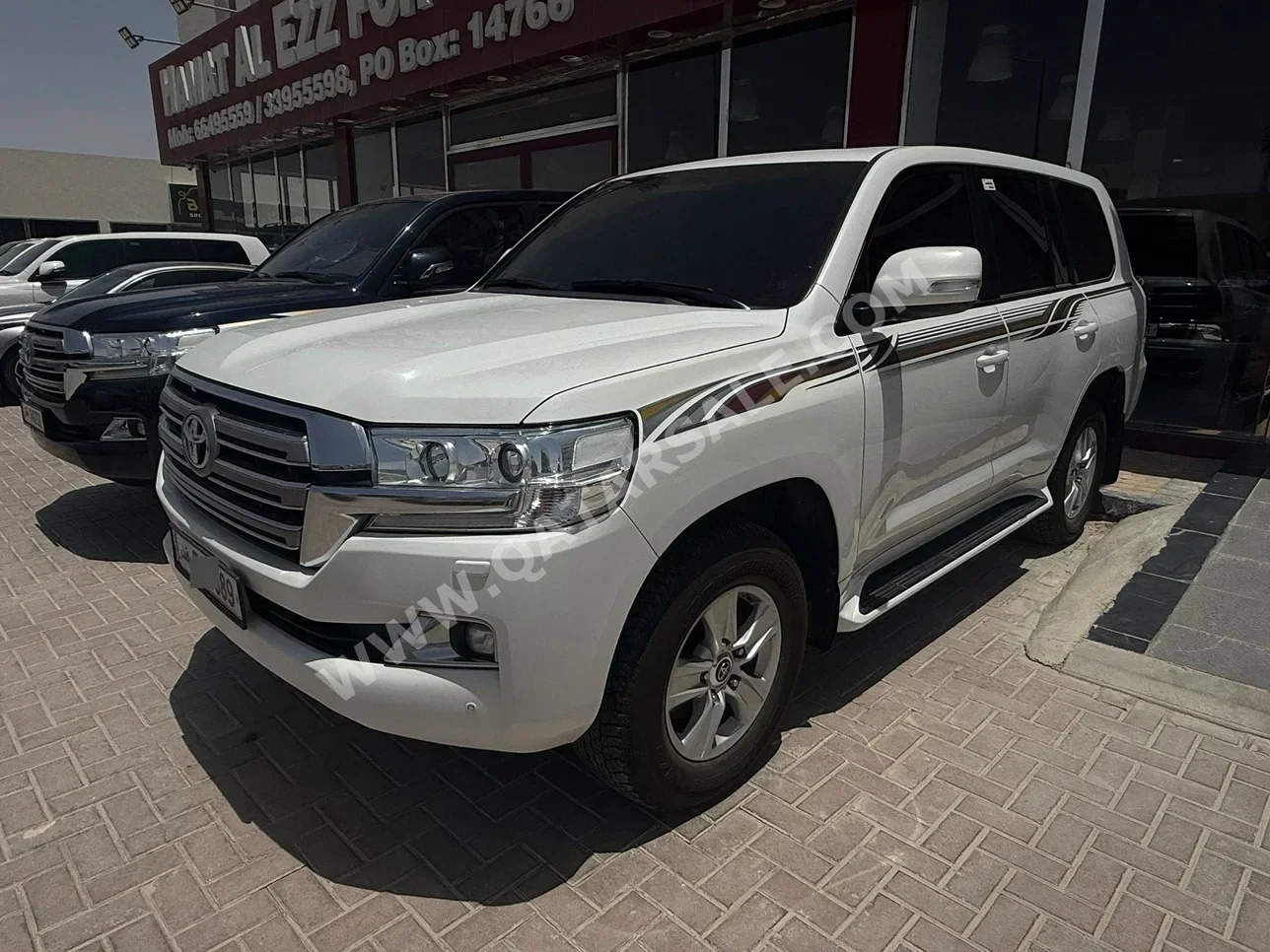 Toyota Land Cruiser GXR 2017 Automatic 228,000 Km 6 Cylinder Four Wheel Drive (4WD) SUV White
