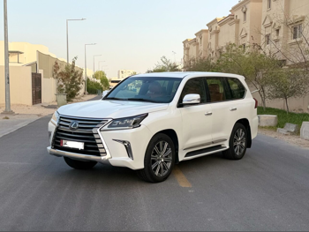 Lexus  LX  570  2017  Automatic  190,000 Km  8 Cylinder  Four Wheel Drive (4WD)  SUV  White