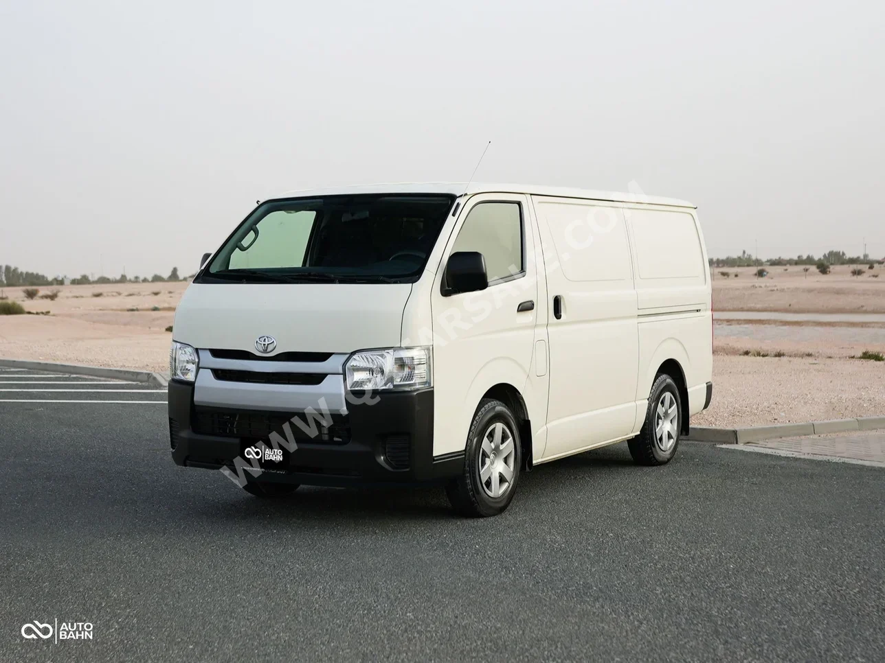 Toyota Hiace 2023 Manual 75,000 Km 4 Cylinder Rear Wheel Drive (RWD) Van / Bus Black