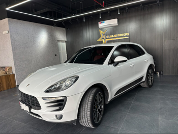 Porsche  Macan  2018  Automatic  130,000 Km  4 Cylinder  Four Wheel Drive (4WD)  SUV  White