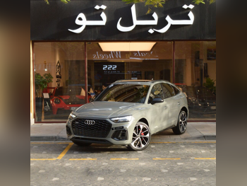 Audi  Q5  2022  Automatic  60,900 Km  4 Cylinder  Four Wheel Drive (4WD)  SUV  Gray