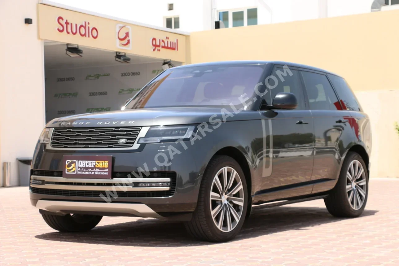 Land Rover  Range Rover  Vogue HSE  2022  Automatic  63,000 Km  8 Cylinder  Four Wheel Drive (4WD)  SUV  Gray