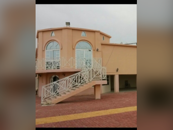 مزارع و منتجعات مفروشة بالكامل أم صلال روضة العجوز 12 غرف نوم