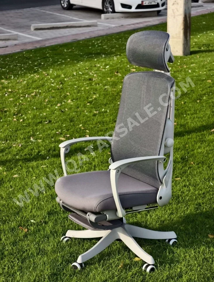 Desk Chairs - Manager Chair - Gray
