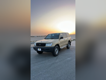 Toyota  Land Cruiser  G  1999  Manual  114,000 Km  6 Cylinder  Four Wheel Drive (4WD)  SUV  Beige