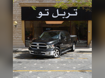 دودج  رام  1500  2015  اوتوماتيك  238,300 كم  8 سلندر  دفع رباعي  بيكب  أسود
