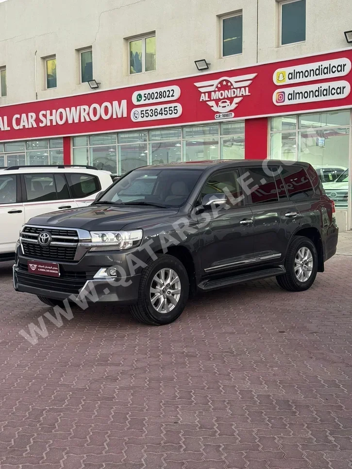 Toyota  Land Cruiser  GXR  2020  Automatic  203,000 Km  6 Cylinder  Four Wheel Drive (4WD)  SUV  Gray