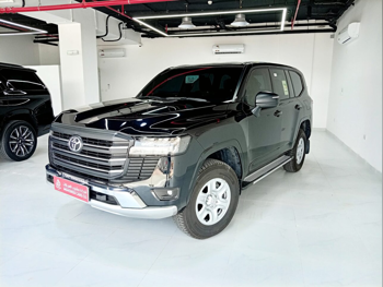 Toyota  Land Cruiser  GX  2025  Automatic  32,000 Km  6 Cylinder  Four Wheel Drive (4WD)  SUV  Black  With Warranty
