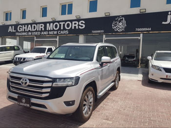 Toyota Land Cruiser GXR 2025 Automatic 41,000 Km 6 Cylinder Four Wheel Drive (4WD) SUV Silver With Warranty