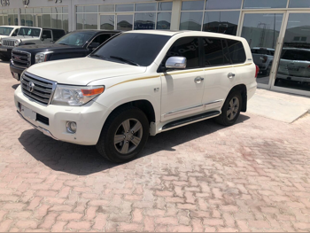 Toyota  Land Cruiser  VXR  2015  Automatic  292,000 Km  8 Cylinder  Four Wheel Drive (4WD)  SUV  White