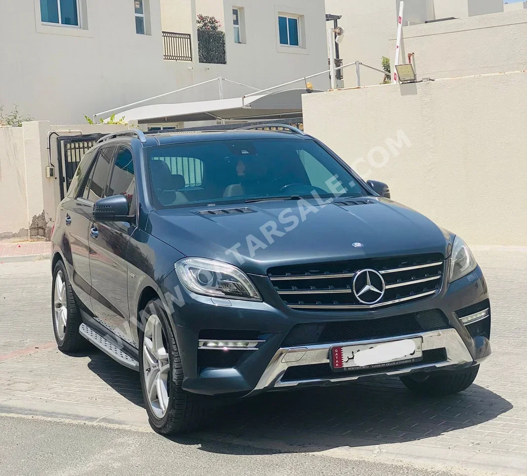 Mercedes-Benz  ML  350  2014  Automatic  134,000 Km  6 Cylinder  Four Wheel Drive (4WD)  SUV  Gray