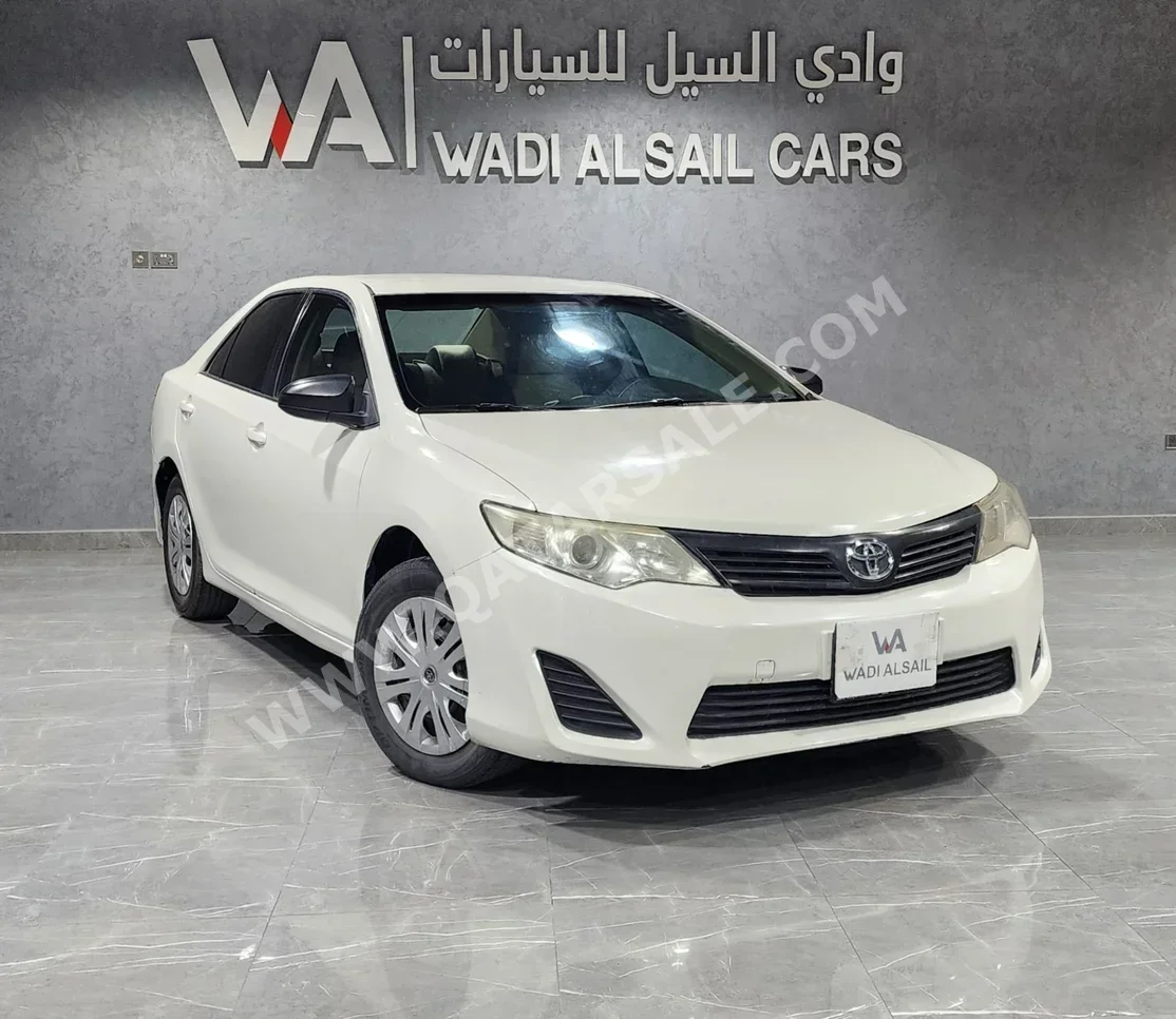 Toyota Camry GL 2013 Automatic 235,000 Km 4 Cylinder Front Wheel Drive (FWD) Sedan White