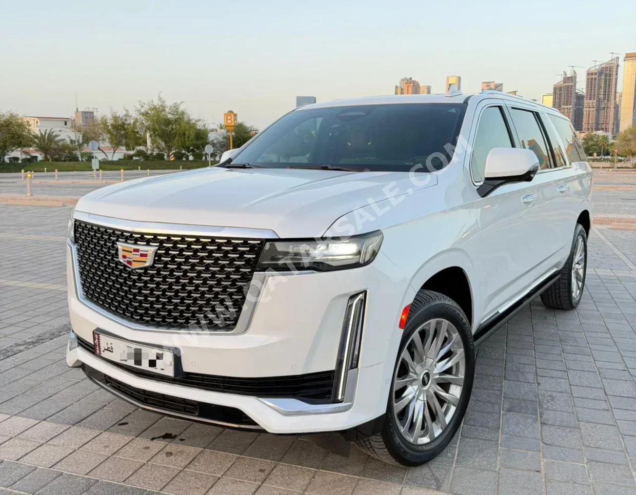Cadillac Escalade 600 2022 Automatic 100,000 Km 8 Cylinder Four Wheel Drive (4WD) SUV White