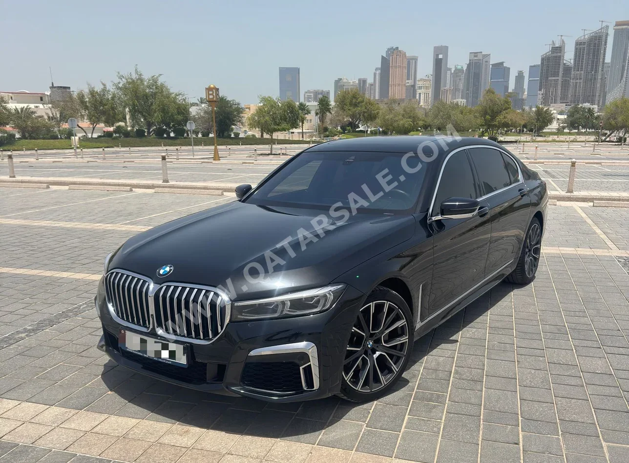 بي ام دبليو  الفئة - السابعة  740 Li  2021  اوتوماتيك  30,000 كم  6 سلندر  دفع خلفي  سيدان  أسود