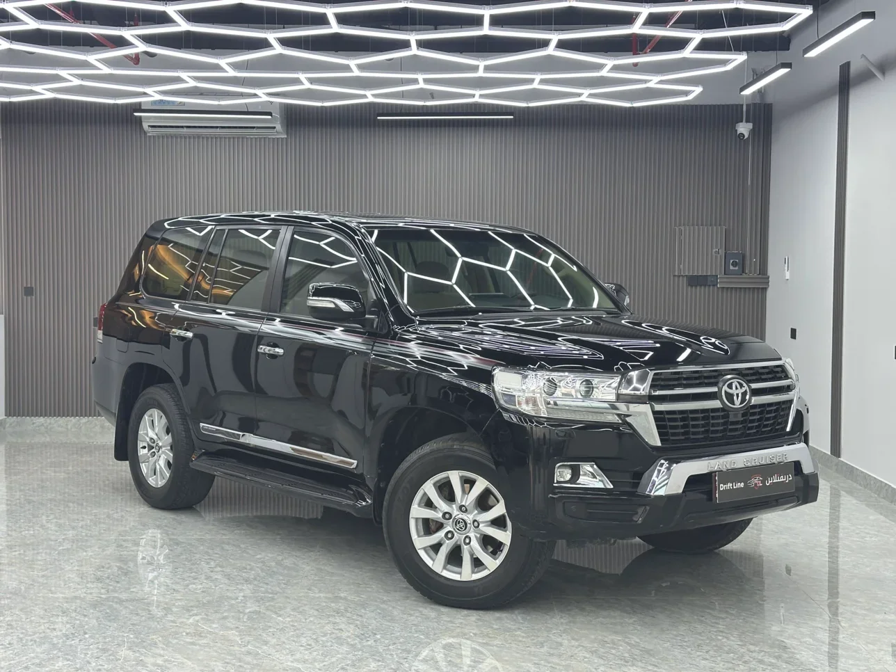 Toyota  Land Cruiser  GXR  2019  Automatic  200,000 Km  8 Cylinder  Four Wheel Drive (4WD)  SUV  Black