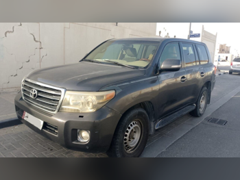 Toyota Land Cruiser GX 2015 Automatic 587,000 Km 6 Cylinder Four Wheel Drive (4WD) SUV Light Gold