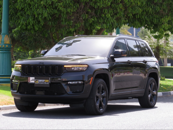 Jeep Grand Cherokee Limited 2023 Automatic 27,000 Km 6 Cylinder Four Wheel Drive (4WD) SUV Brown With Warranty