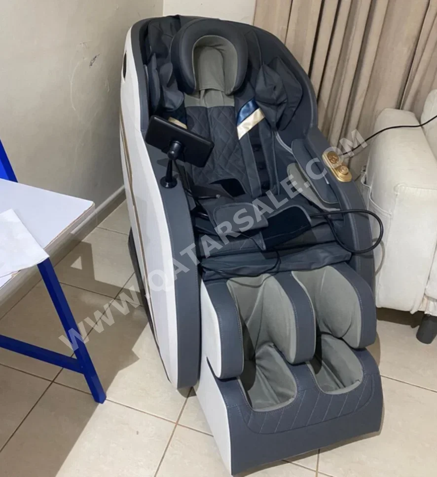 Massage Chair -Focus Area Full Body -Color Beige