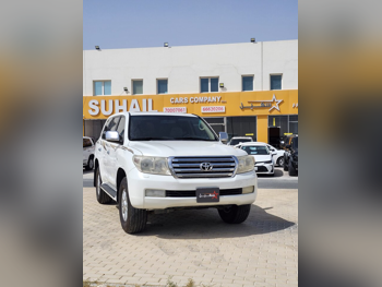 Toyota  Land Cruiser  GXR  2011  Automatic  475,000 Km  8 Cylinder  Four Wheel Drive (4WD)  SUV  White