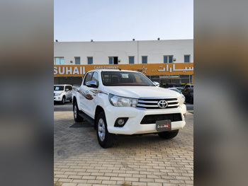 Toyota  Hilux  2016  Manual  228,000 Km  4 Cylinder  Rear Wheel Drive (RWD)  Pick Up  White