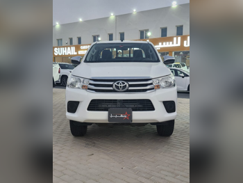 Toyota  Hilux  2022  Automatic  183,000 Km  4 Cylinder  Four Wheel Drive (4WD)  Pick Up  White