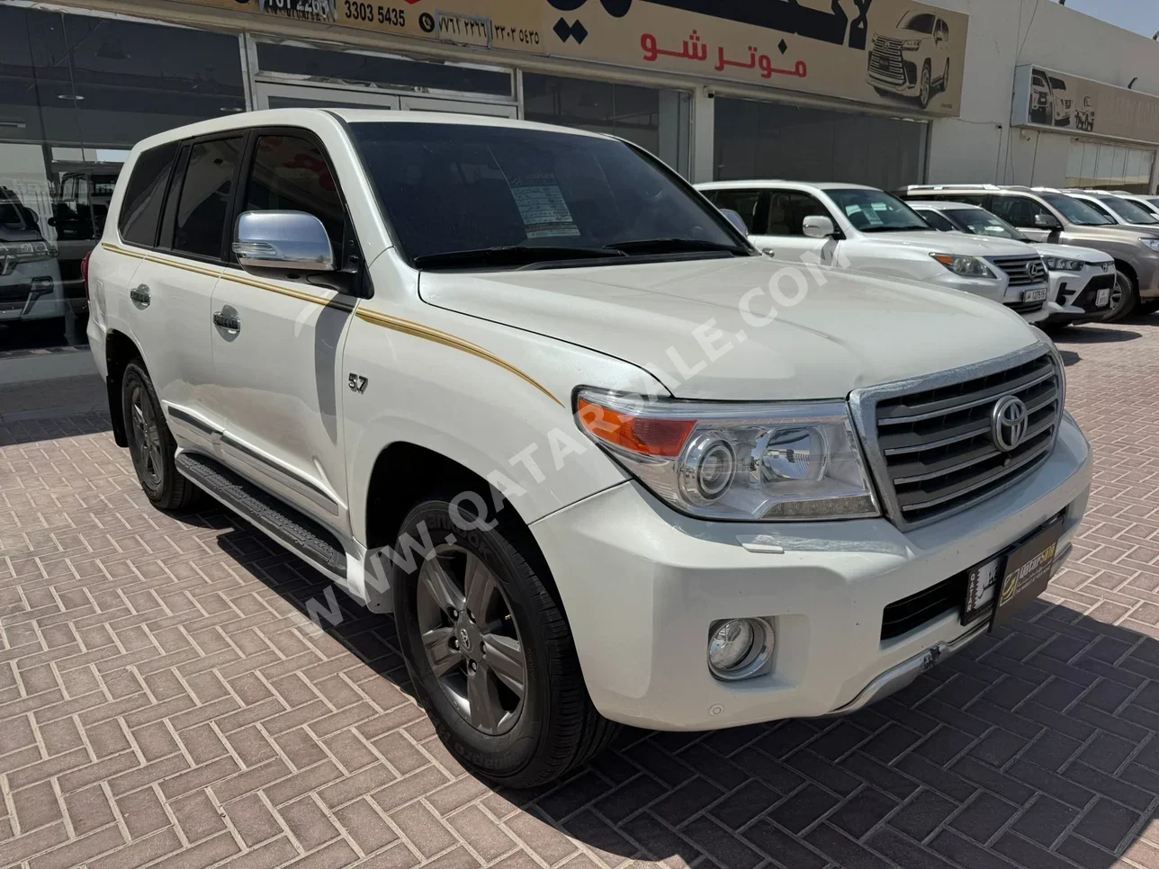 تويوتا لاند كروزر في اكس ار 2015 اوتوماتيك 400,000 كم 8 سلندر دفع رباعي اس يو في أبيض