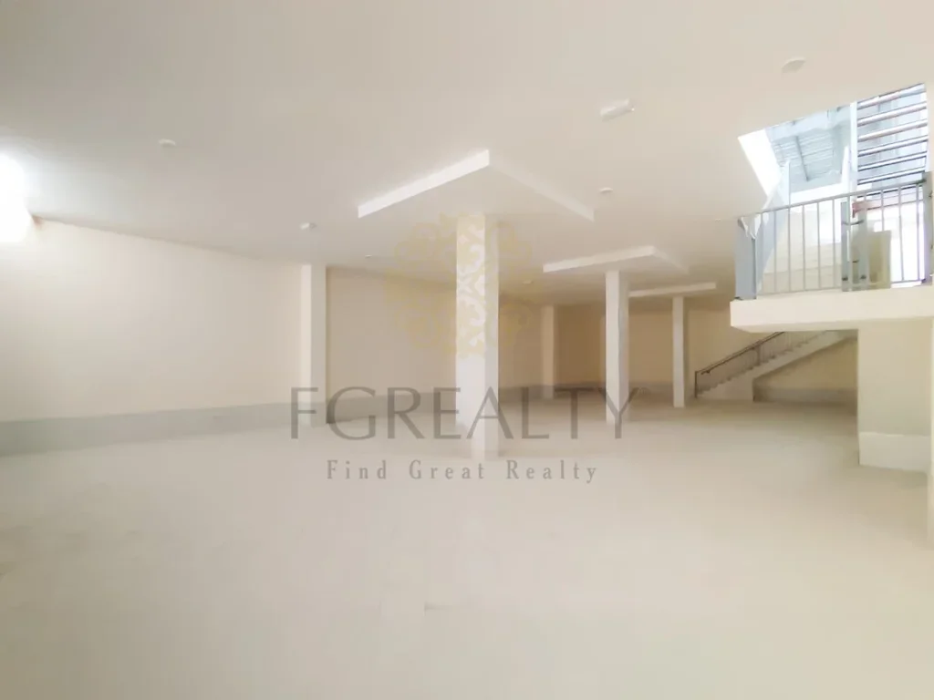Warehouses & Stores - Al Rayyan  - Industrial Area  -Area Size: 600 Square Meter