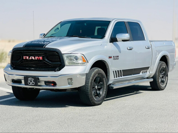 Dodge  Ram  1500 Laramie  2015  Automatic  271,000 Km  8 Cylinder  Four Wheel Drive (4WD)  Pick Up  Silver