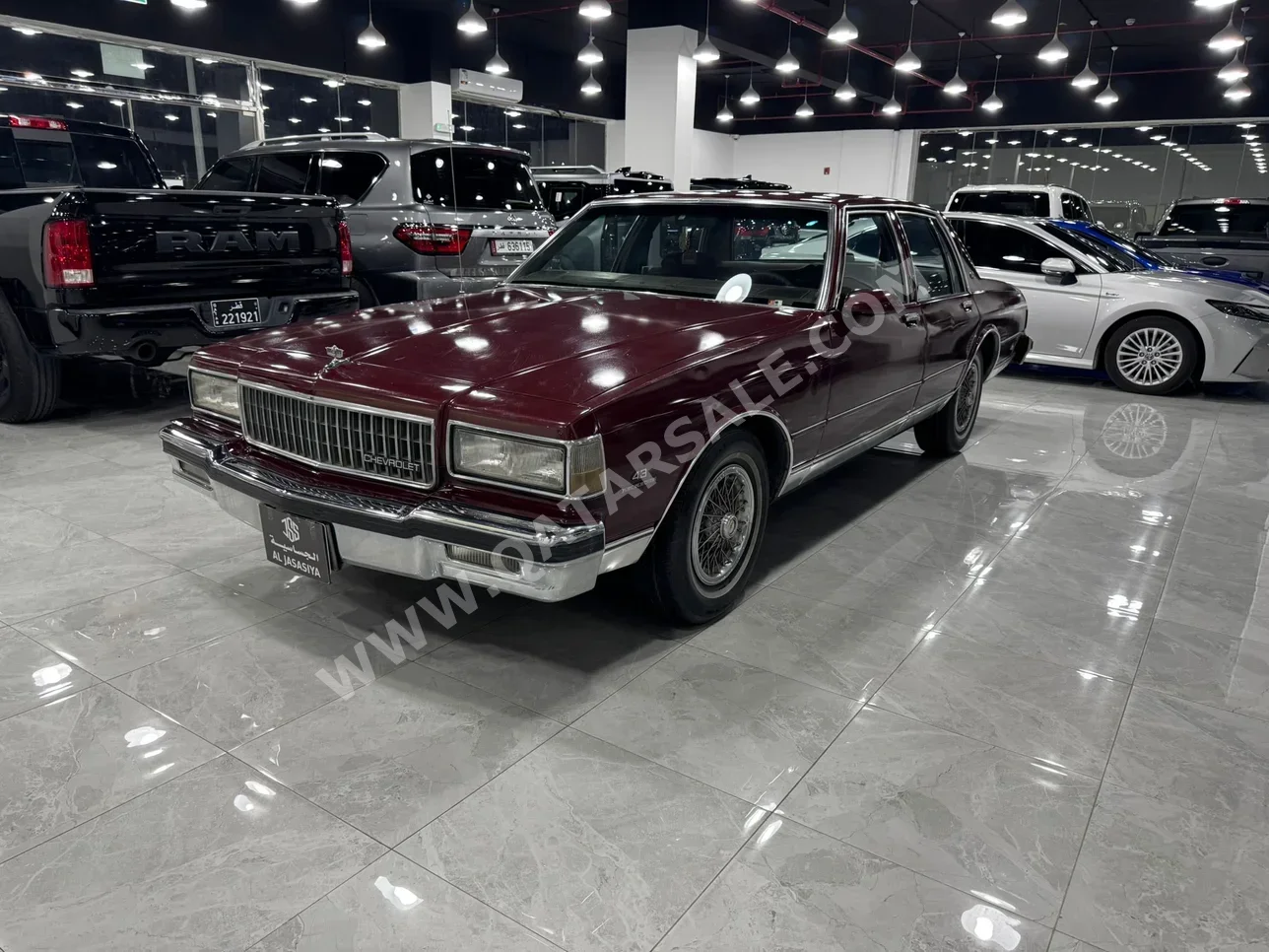 Chevrolet  Caprice  1988  Automatic  98,000 Km  8 Cylinder  Rear Wheel Drive (RWD)  Sedan  Maroon