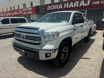 تويوتا  تندرا  SR5  2016  اوتوماتيك  135,000 كم  8 سلندر  دفع رباعي  بيكب  أبيض