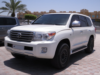 Toyota  Land Cruiser  VXR  2015  Automatic  370,000 Km  8 Cylinder  Four Wheel Drive (4WD)  SUV  White