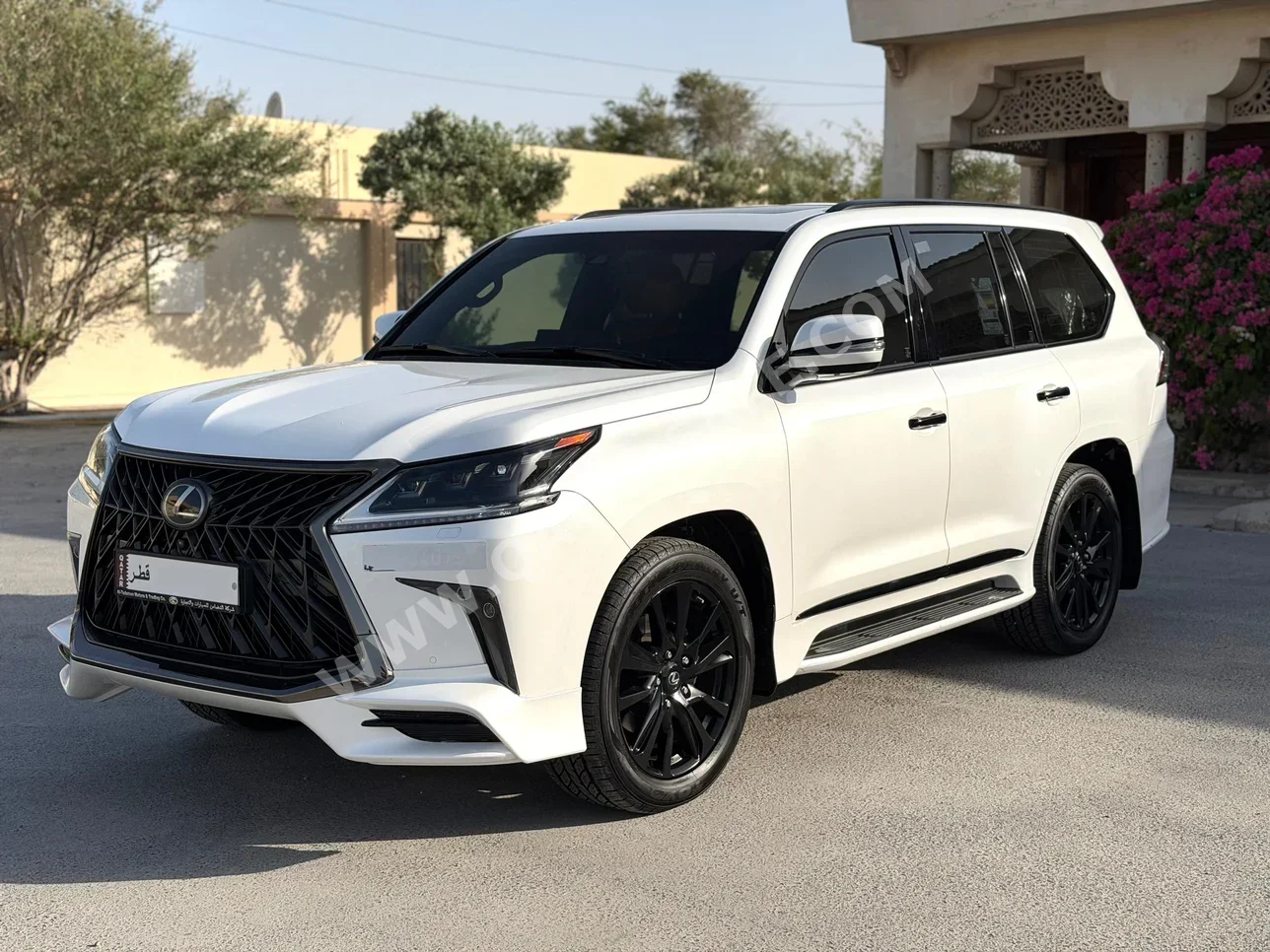 لكزس ال اكس 570 اس بلاك ايديشن 2020 اوتوماتيك 89,000 كم 8 سلندر دفع رباعي اس يو في أبيض