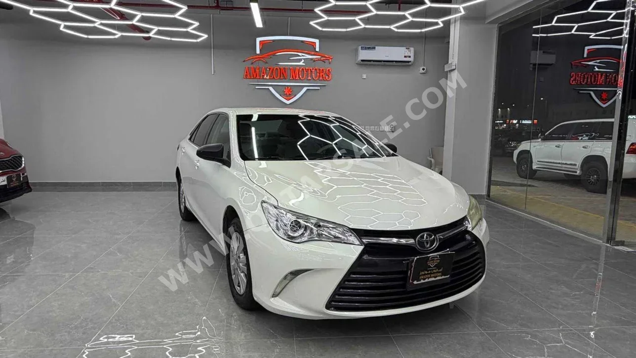 Toyota  Camry  GL  2016  Automatic  184,000 Km  4 Cylinder  Front Wheel Drive (FWD)  Sedan  White