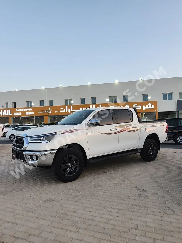 Toyota  Hilux  2025  Automatic  8,000 Km  4 Cylinder  Four Wheel Drive (4WD)  Pick Up  White  With Warranty