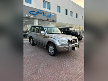 تويوتا لاند كروزر جي اكس ار 2007 عادي 206,000 كم 6 سلندر دفع رباعي اس يو في فضي