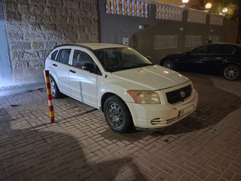 دودج  كاليبر  2007  اوتوماتيك  160,000 كم  4 سلندر  سحب امامي  هاتشباك  أبيض