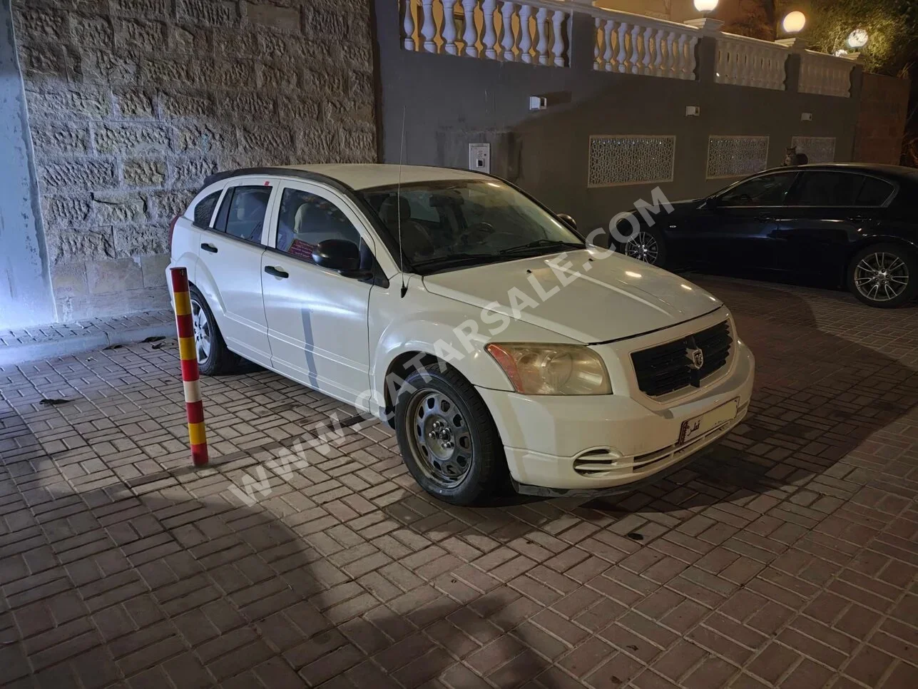 دودج  كاليبر  2007  اوتوماتيك  160,000 كم  4 سلندر  سحب امامي  هاتشباك  أبيض