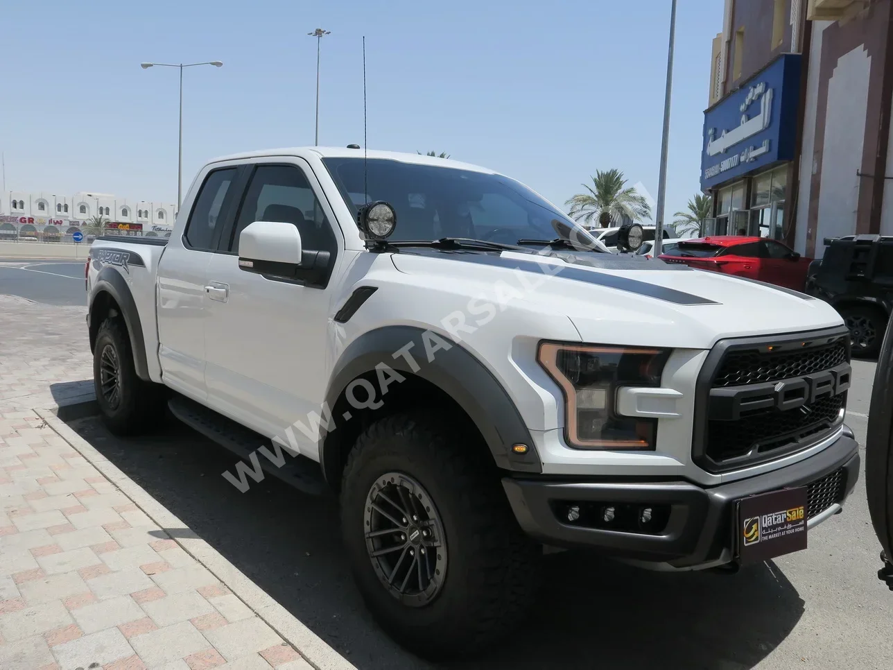 فورد  رابتر  2019  اوتوماتيك  128,000 كم  6 سلندر  دفع رباعي  بيكب  أبيض