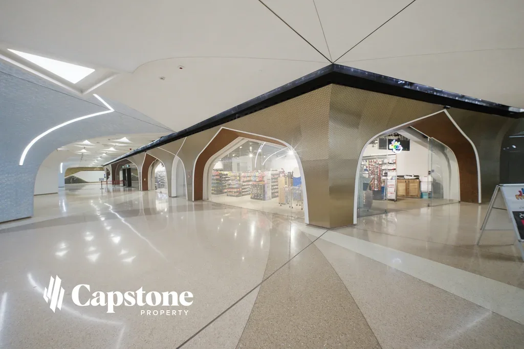 Commercial Shops - Fully Furnished  For Rent  - Doha  - The Pearl