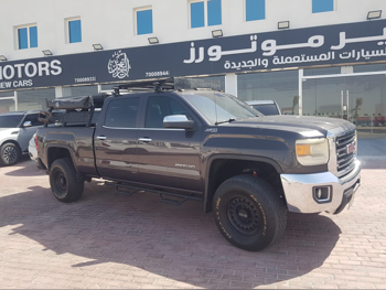 GMC  Sierra  2500 HD  2015  Automatic  266,000 Km  8 Cylinder  Four Wheel Drive (4WD)  Pick Up  Black