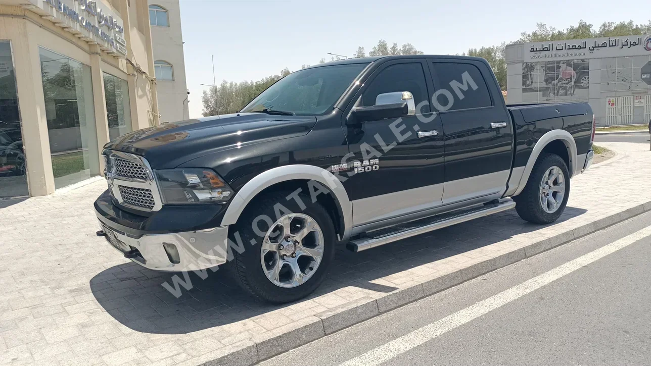 دودج  رام  1500  2015  اوتوماتيك  212,000 كم  8 سلندر  دفع رباعي  بيكب  أسود