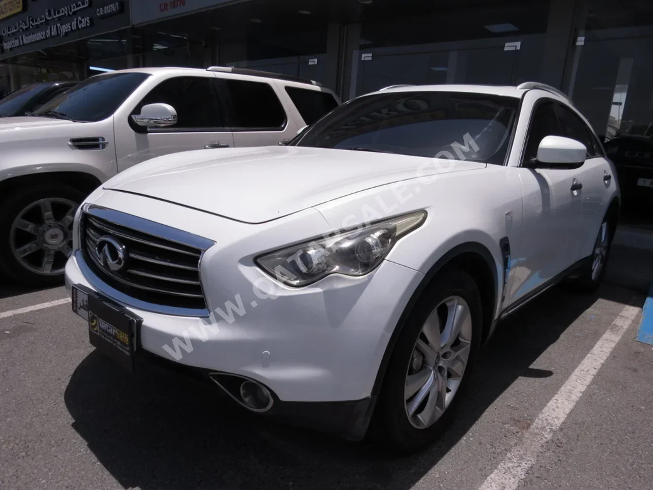 Infiniti  FX  35  2012  Automatic  225,000 Km  6 Cylinder  Four Wheel Drive (4WD)  SUV  White