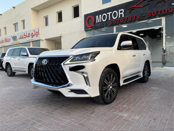 Lexus  LX  570 S  2016  Automatic  213,000 Km  8 Cylinder  Four Wheel Drive (4WD)  SUV  White