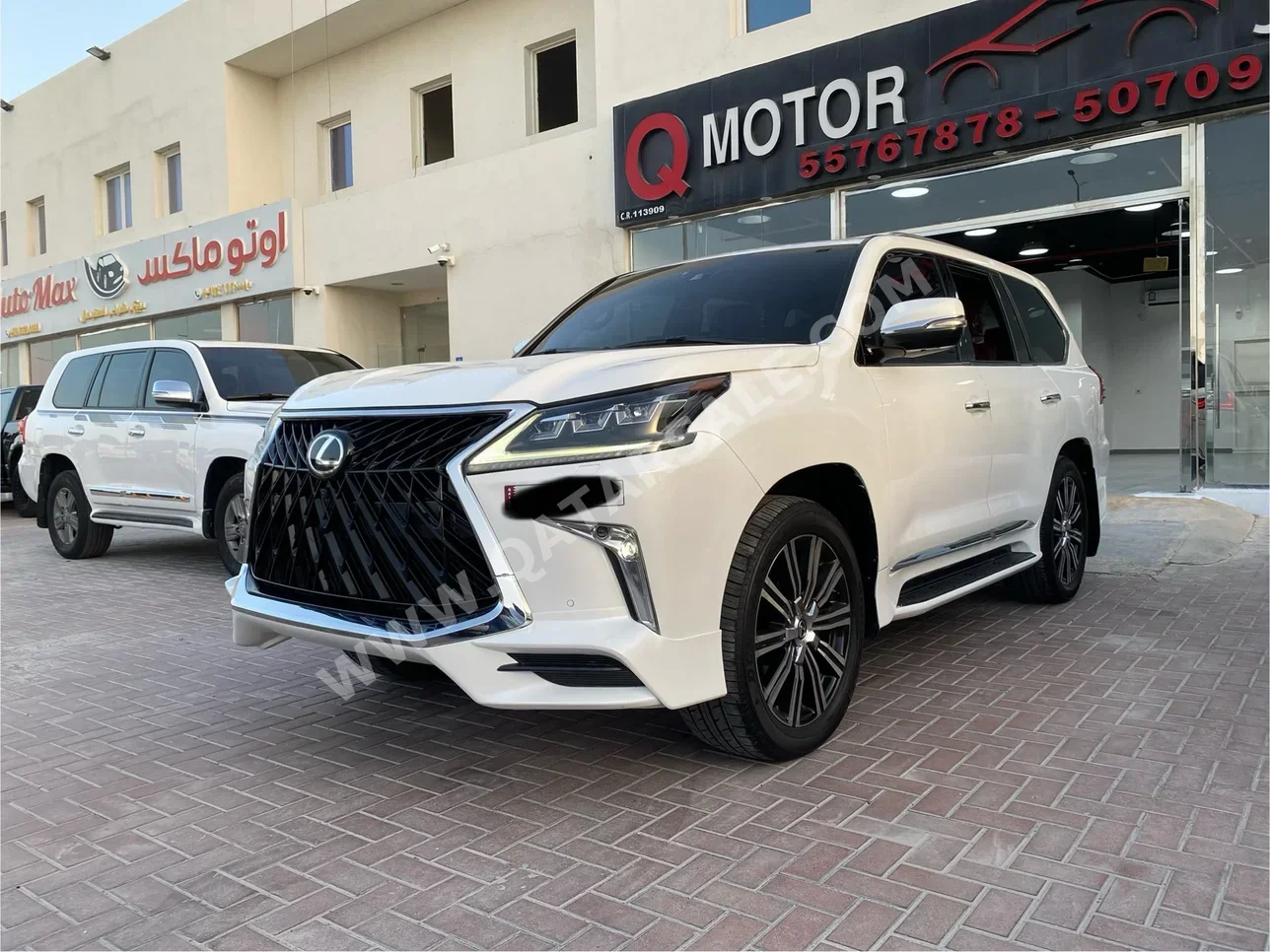 Lexus  LX  570 S  2016  Automatic  213,000 Km  8 Cylinder  Four Wheel Drive (4WD)  SUV  White