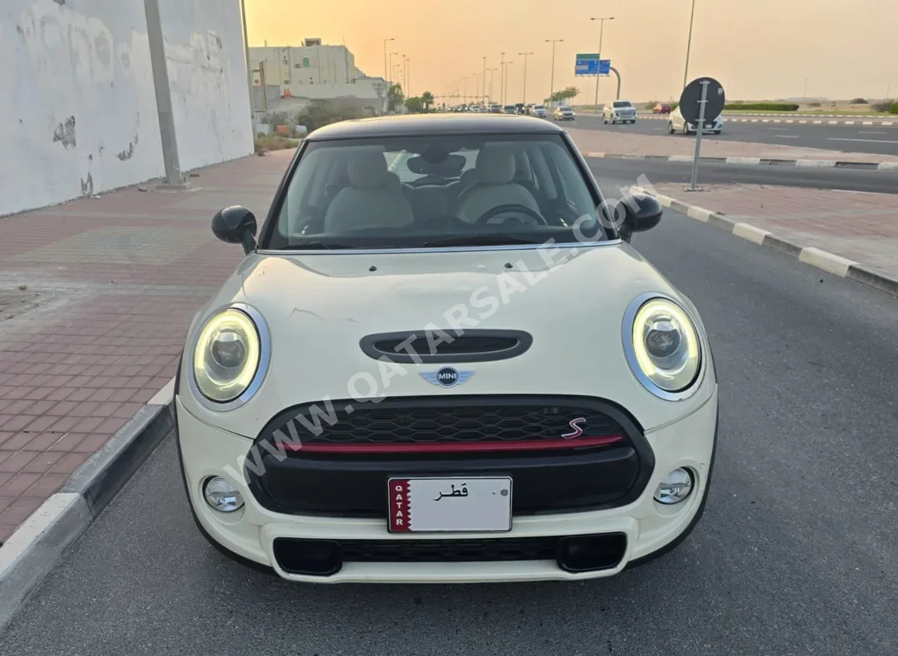 Mini  Cooper  S  2019  Automatic  41,000 Km  4 Cylinder  Front Wheel Drive (FWD)  Hatchback  White