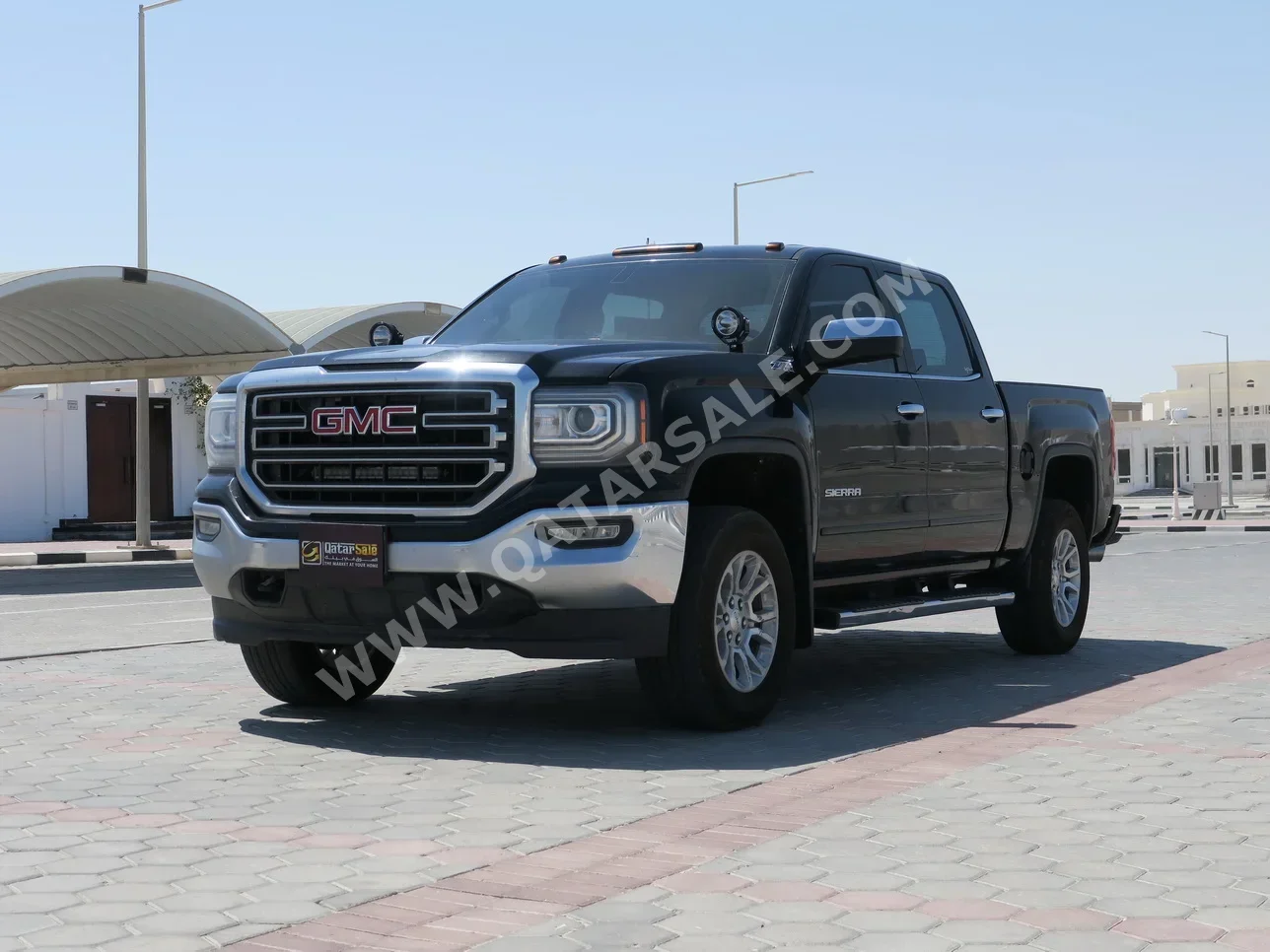 GMC  Sierra  1500  2016  Automatic  255,000 Km  8 Cylinder  Four Wheel Drive (4WD)  Pick Up  Black